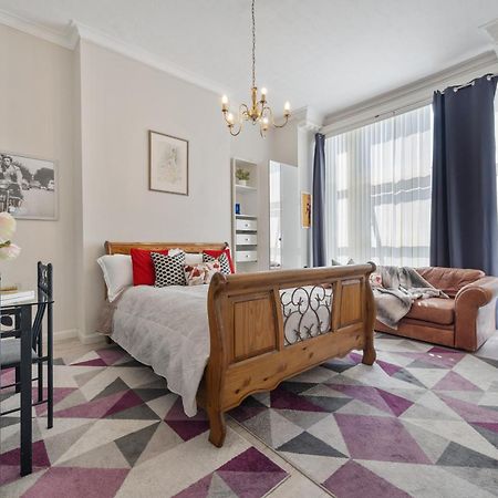 Modern Studio Apartment Londra Exterior foto